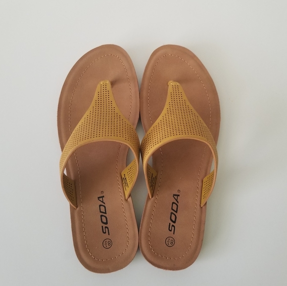 🚫SOLD🚫Soda▪︎Sandals - Picture 4 of 7